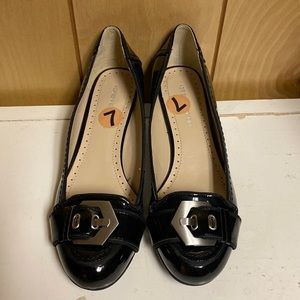 Woman’s new size 7 shoes
